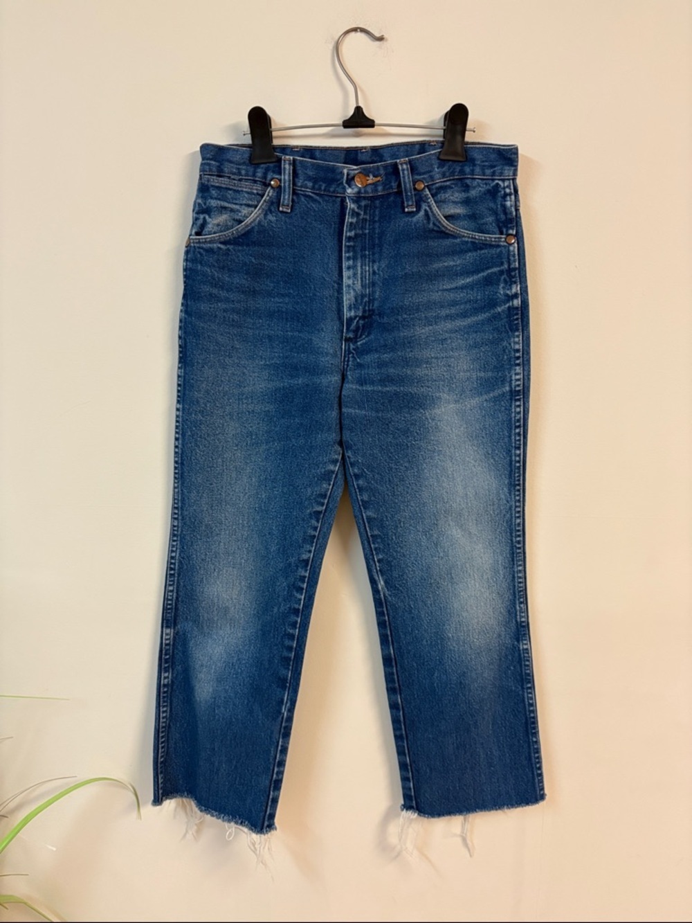 VINTAGE 90'S WRANGLER Men’s Medium Wash Straight Jeans with Raw Hem size 31